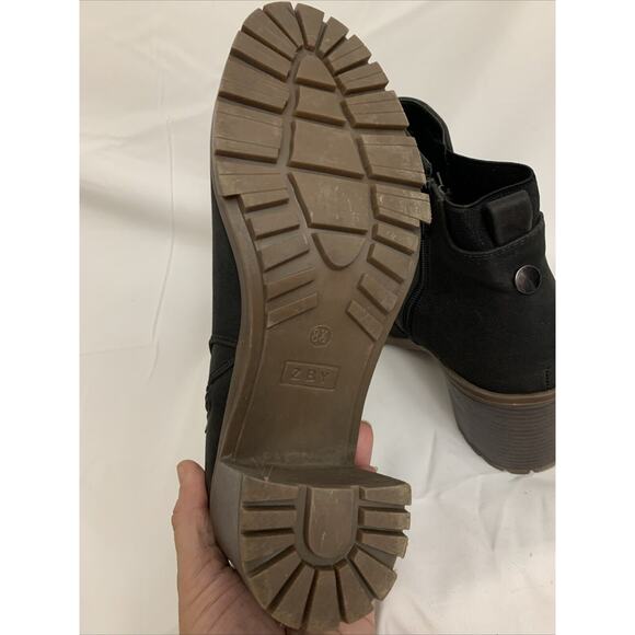 ZBY Lug Sole Black Boots Womens 8.5 Booties New - Picture 7 of 8